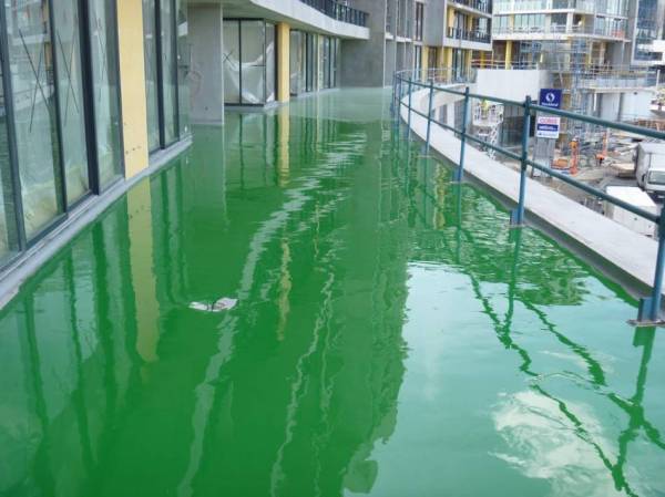   &raquo; Click to zoom ->