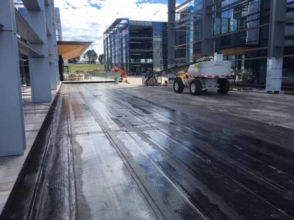   &raquo; Click to zoom ->