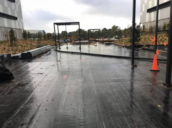   &raquo; Click to zoom ->