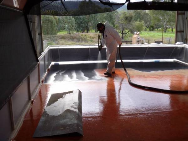   &raquo; Click to zoom ->