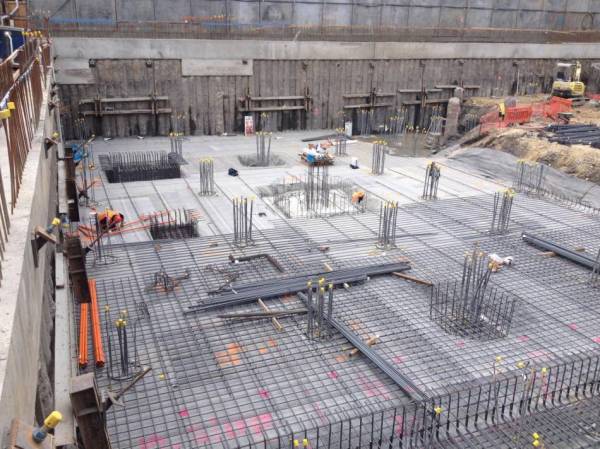   &raquo; Click to zoom ->