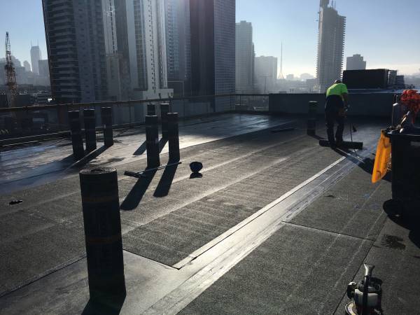   &raquo; Click to zoom ->