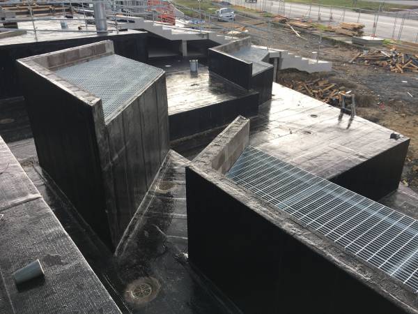   &raquo; Click to zoom ->